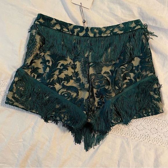 New NWT Missguided SZ 6 Green Lace Tiered Tassel Shorts - Picture 6 of 8